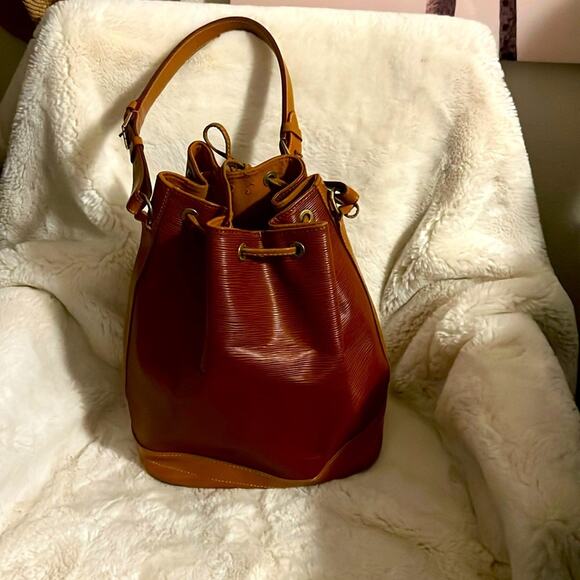 LOUIS VUITTON EPI NOE GRAND
SCHULTERTASCHE SHOULDER BAG... - Picture 1 of 5